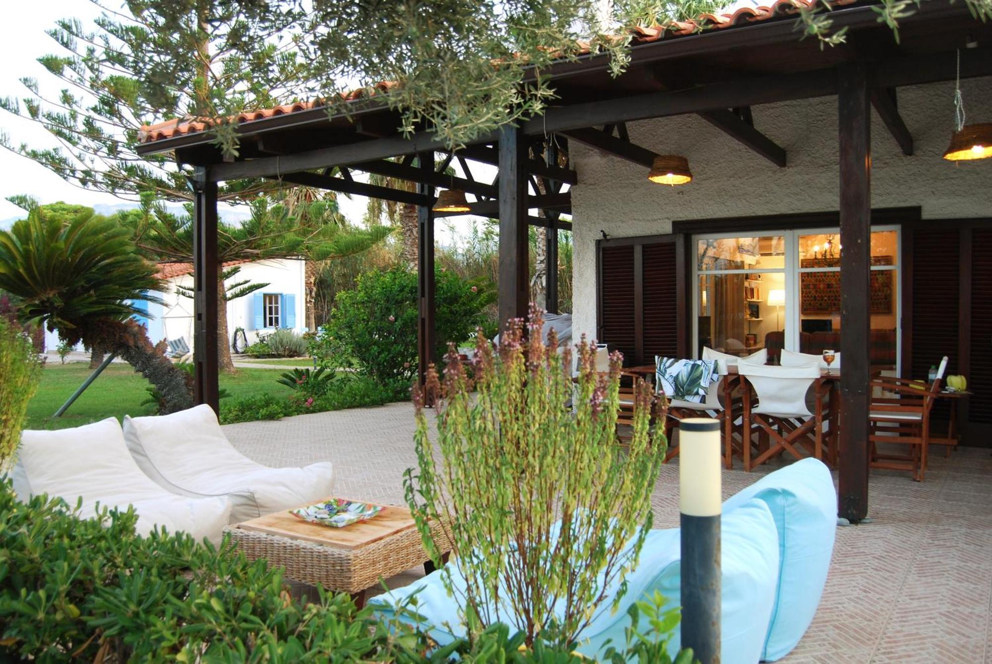 Villa Akrata Luaran gambar