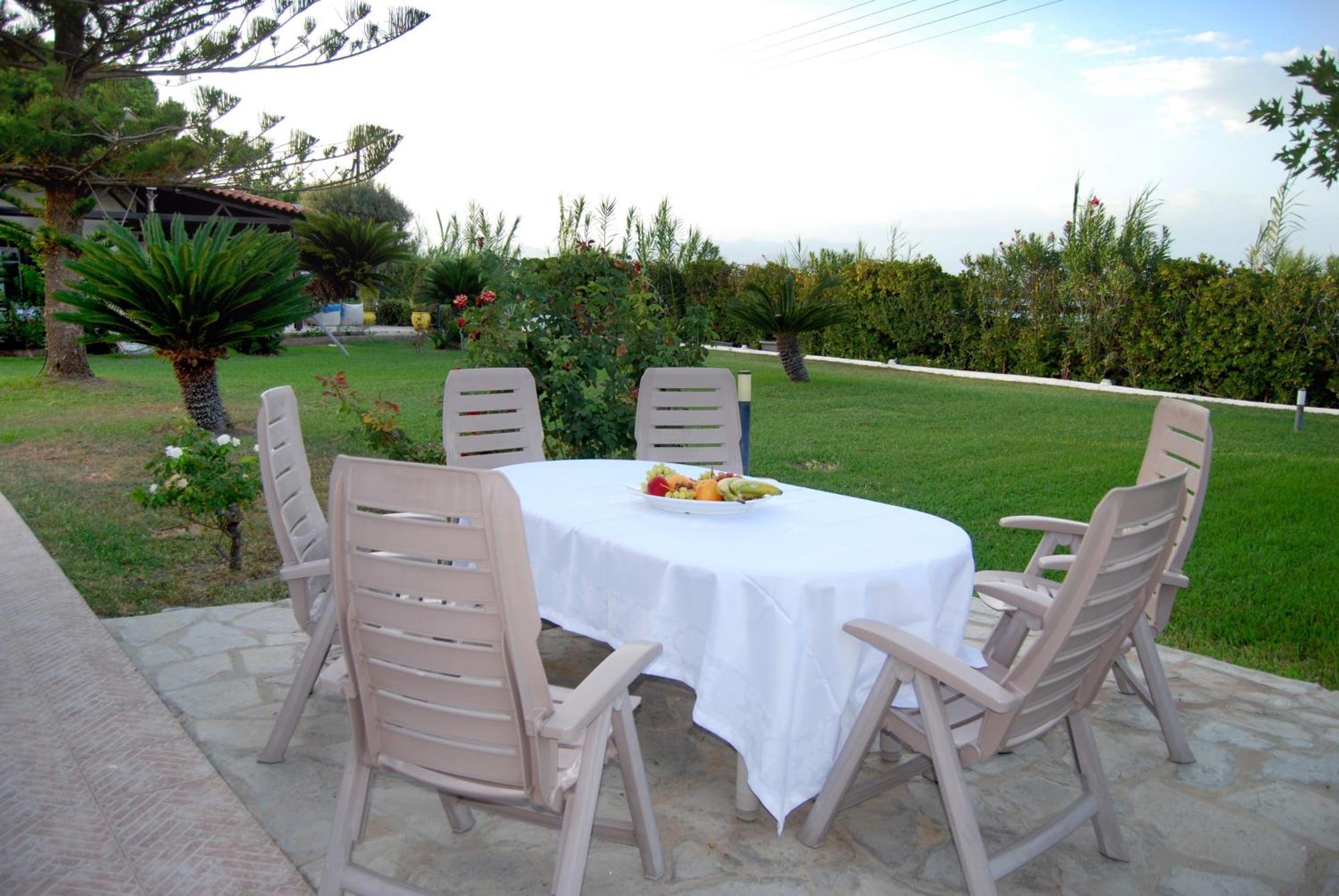 Villa Akrata Luaran gambar